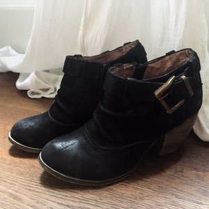 Chocolat BLU Ankle Booties - Black